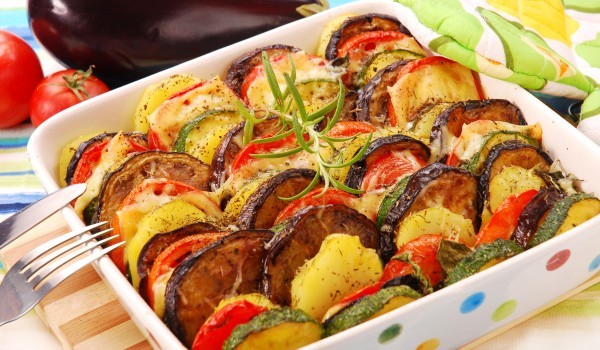 Зеленчукова запеканка с патладжан и тиквички