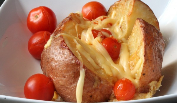 Картофи с кашкавал и домати