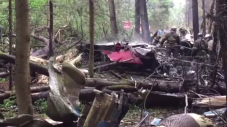 Изтребител Су-27 се разби в Подмосковието (видео)