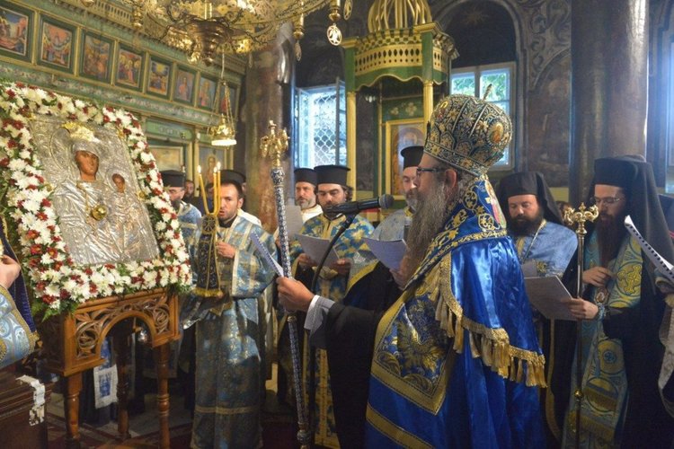  Чепеларе посрещна чудотворната икона на Божията майка