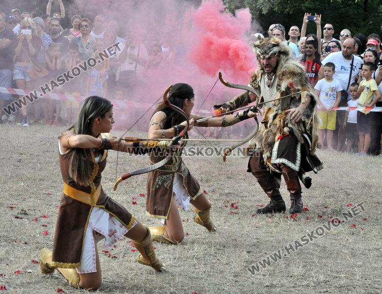 Духът на прабългарите възкръсна зрелищно в Кенана (видео)