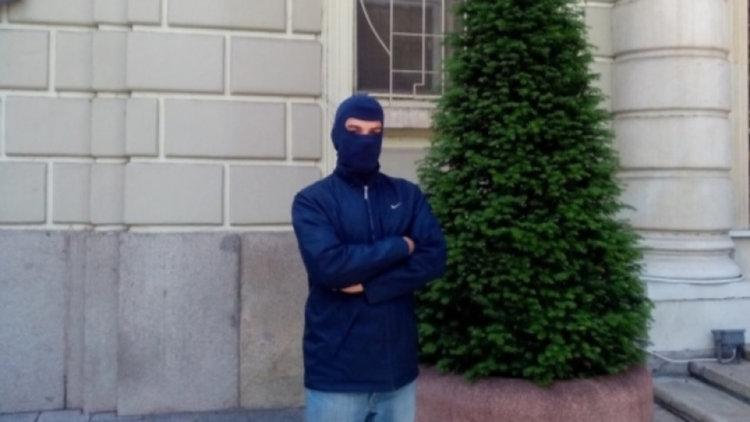 Свидетел с маска по делото за джихад в Пазарджик