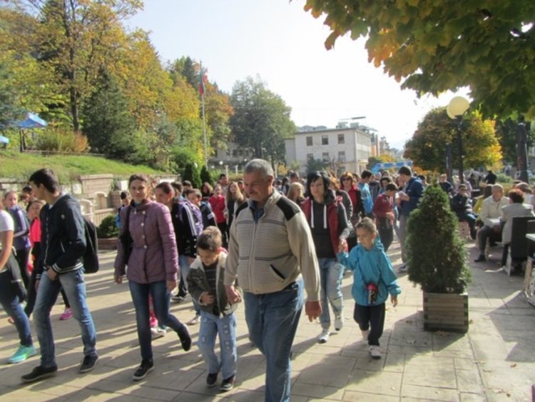 В чест на Свободата на Родопите: Пет километра поход от Смолян до резервата „Амзово“ 