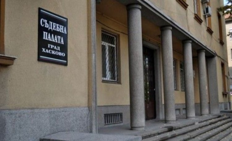 Задържаният рецидивист за 8 кражби с обвинение, искат му постоянен арест