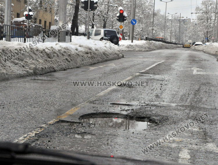 Жена падна в дупка с вряла вода в Русе, получи тежки изгаряния
