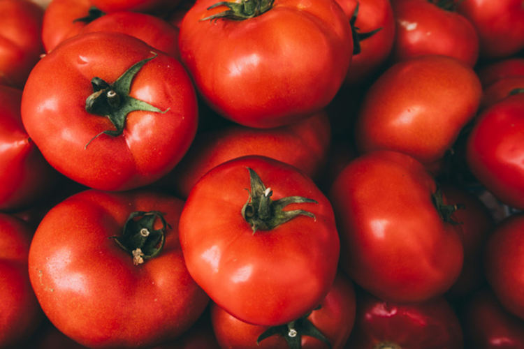 Откриха пестициди в 5 тона домати от Турция