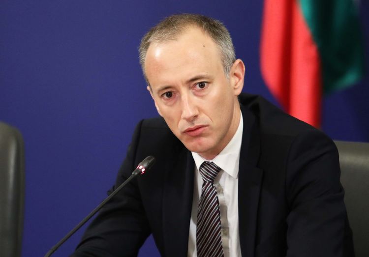 МОН внесе предложения за промени в закона -  за четиригодишните, за училищните настоятелства и за електронното обучение