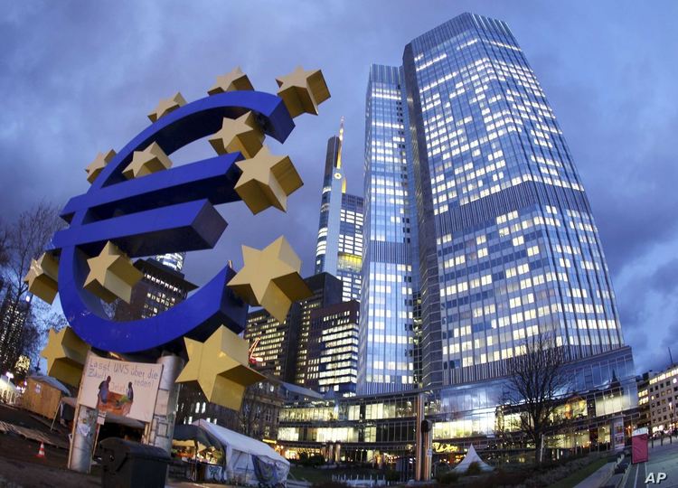 ЕЦБ остави без промяна стимулиращата си политика за близо 1 трилион евро