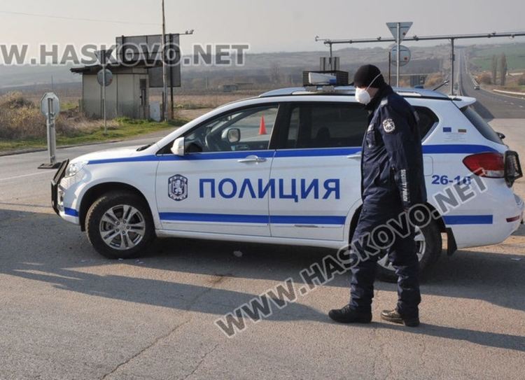Спипаха младеж, управляващ автомобил с чужди регистрационни табели
