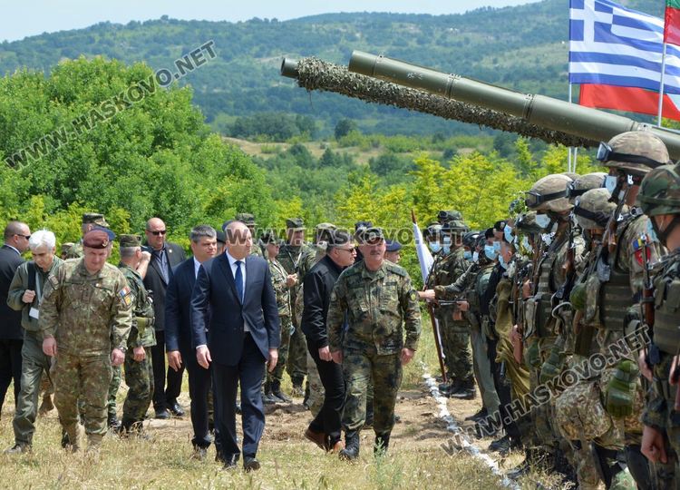 Президентът и военният министър наблюдават учението “Ответен удар 21”на Полигона “Корен” 