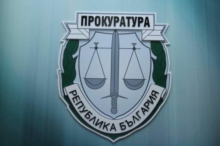 17-годишна изнасилена от братовчед си, с отрязани пръсти и залята със запалителна течност