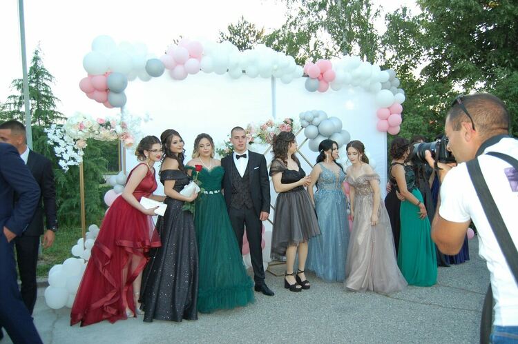 Абитуриентите от ПГСС отпразнуваха своето завършване