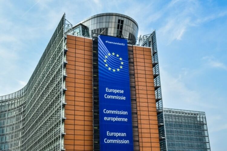 Еврокомисията предложи облагане на енергийните печалби и таван на руския газ