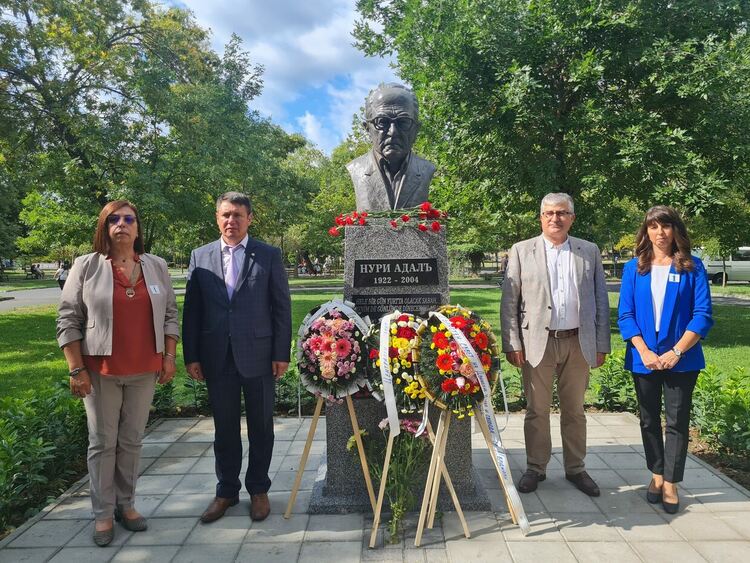 Кандидат-депутати от ДПС отдадоха почит на Нури Адалъ