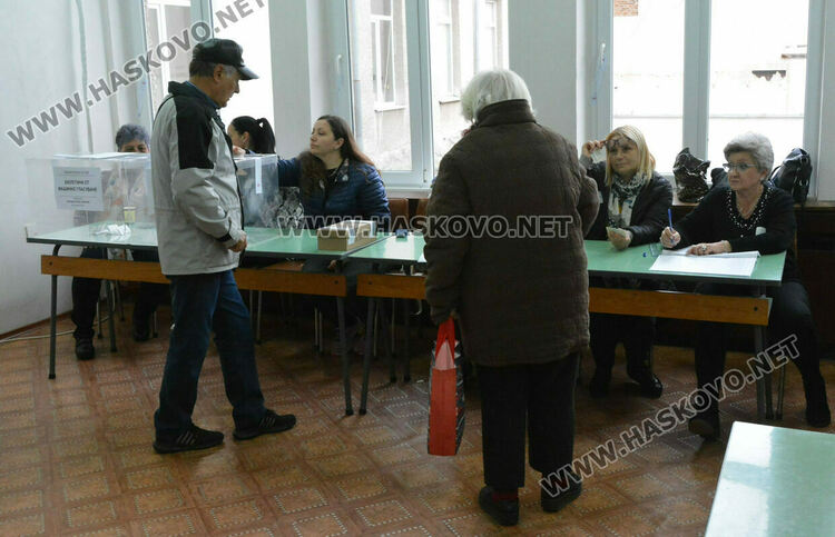 Община Любимец е с най-висока избирателна активност до обяд