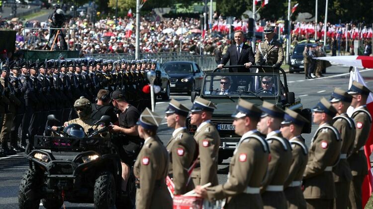 В Полша проведоха най-мащабния военен парад от Студената война насам