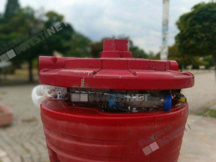 Незнание и добри намерения:Кърджалийци си хвърлят боклука в противопожарен кран