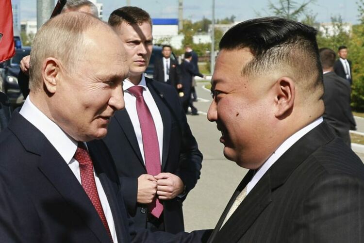 Северна Корея обеща помощ на Русия в свещената ѝ война със Запада в ключова среща между Ким и Путин