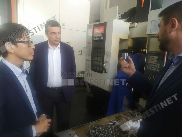 Машиностроителната компания „Кяшиф”работи с последно поколение металообработващи машини, купува най-доброто от „Мазак”