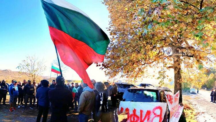 Кметът на Момчилград разреши нов протест на рибарите,събират се днес за шествие пред стадиона в града