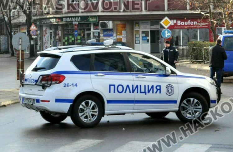 Мъж нападна жена в центъра на Хасково и й счупи носа 