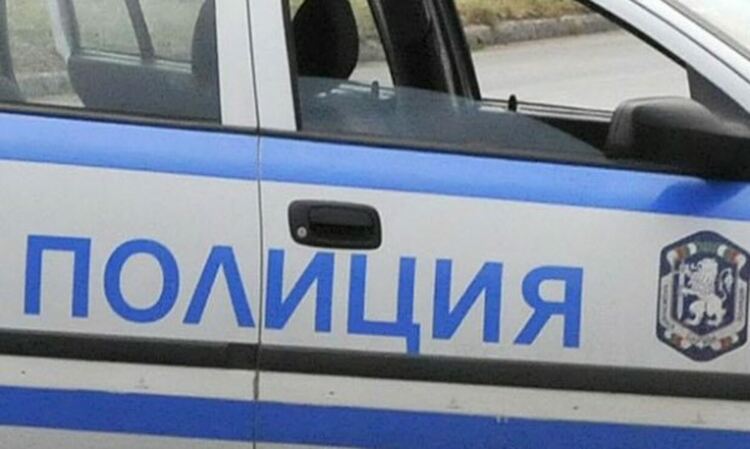 Задържаха пиян 25-годишен мъж за тормоз над майка си, след като наруши забрана за приближаване