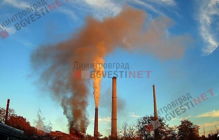 Небето в източната част на Димитровград „почерня“, ТЕЦ-ът отново „изгърмя“?