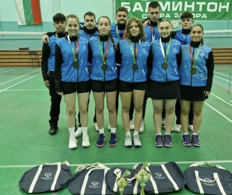 Титла и бронзови медали за бадминтонистите на Хасково