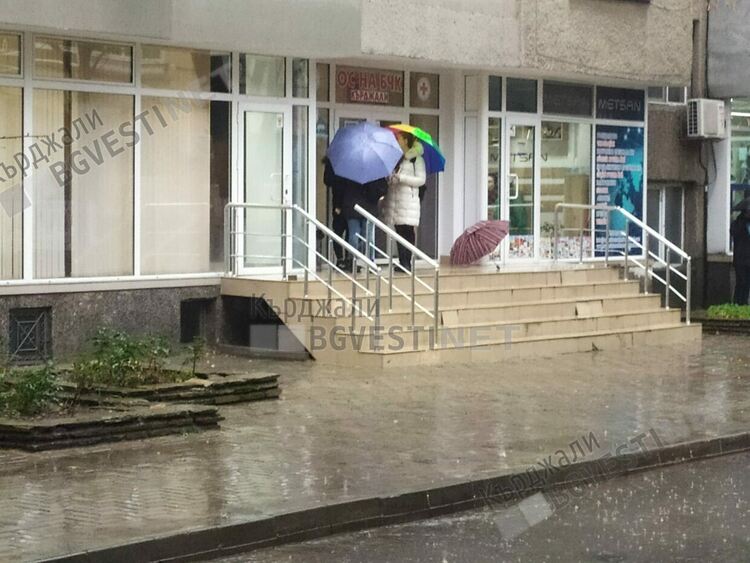  Предимно облачно със слаб дъжд днес в Кърджали