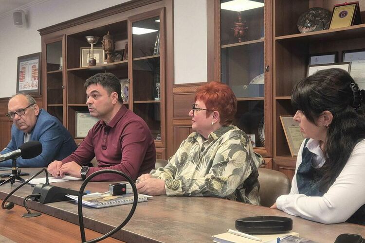 Община Димитровград подписа единствения в областта колективен трудов договор за работещите в сферата на образованието