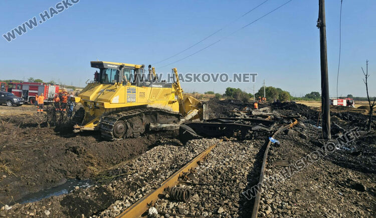 Изследват замърсяването в района на жп катастрофата край с. Пясъчево
