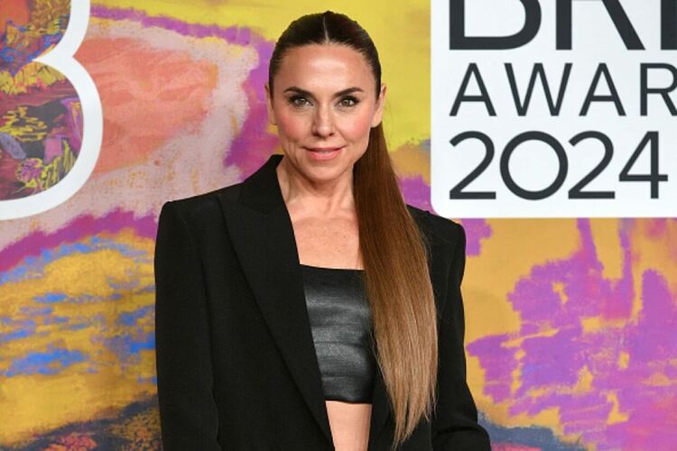 След шестгодишна пауза: Мелани Си се завръща с нов албум