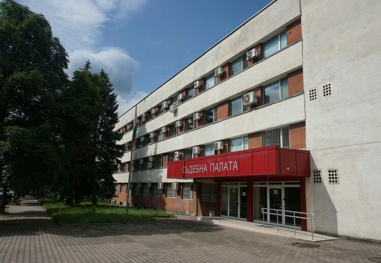 Осъдиха кърджалийка за сводничество