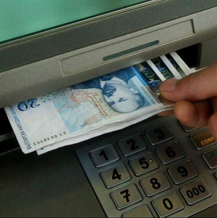 Заловиха крадец, откраднал дамска чанта и изтеглил пари от чужда карта