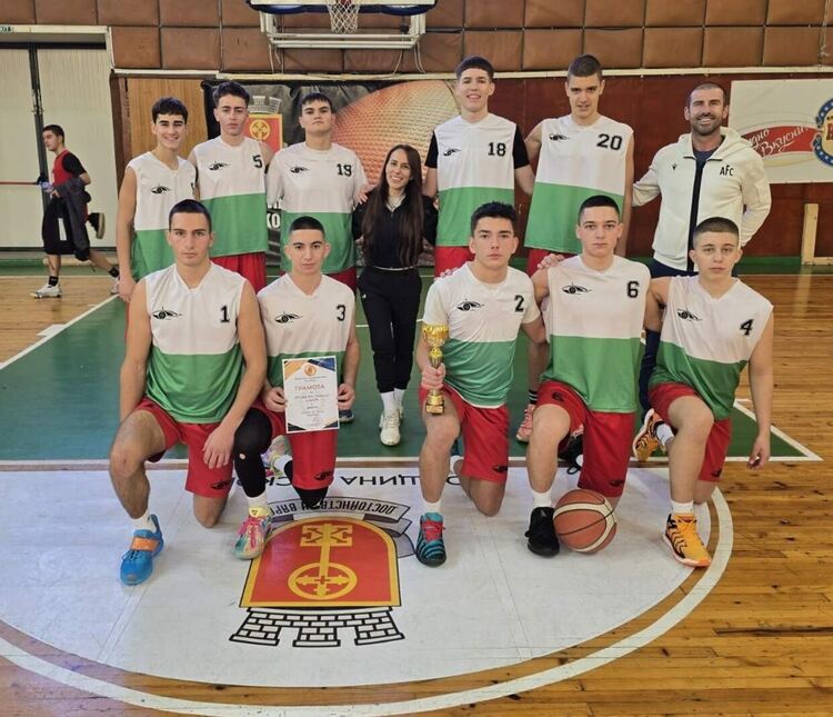 Баскетболистите на ПМГ са шампиони и при юношите до 10 клас