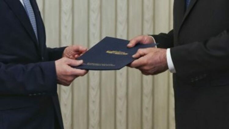 Президентът Румен Радев връчва първия мандат за съставяне на правителство на ГЕРБ-СДС