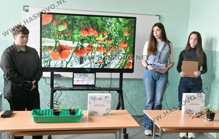 Патронен празник в ПМГ – Хасково: Откриха модерен STEM център и „умно“ земеделие 