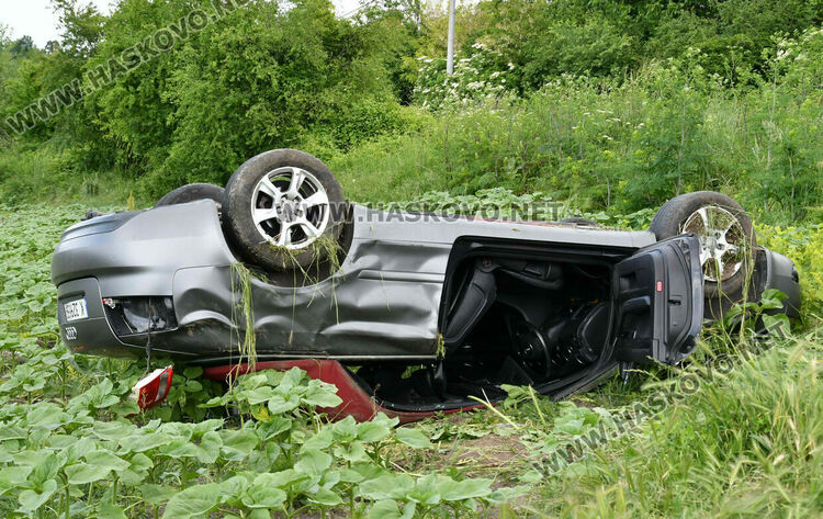 Блъснаха 8-годишно дете, два автомобила се преобърнаха в региона