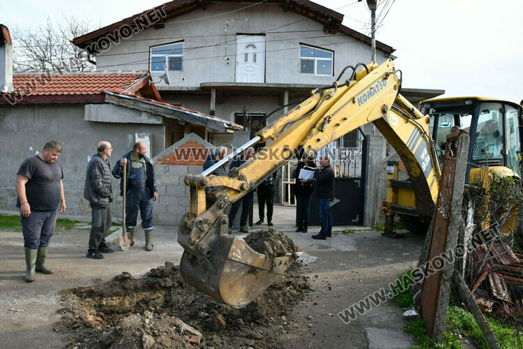 Екипи на ВиК отстраняват авария в Свиленград и села от Хасковска област