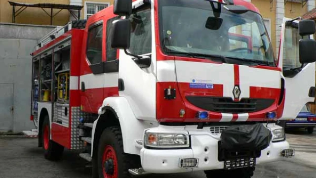 Пожар унищожи къща на многодетно семейство в Смолян