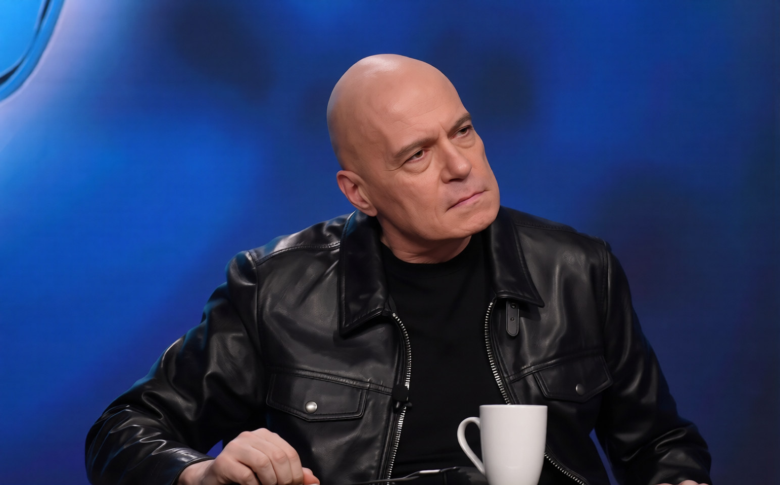 Слави Трифонов закри телевизия 7/8