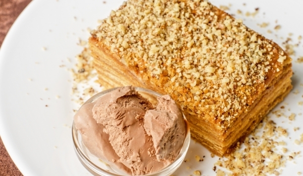 Орехова торта с домашен крем