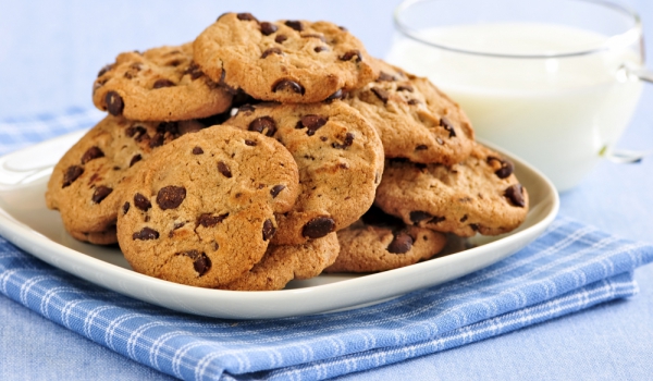 Бисквитки с шоколадови парченца