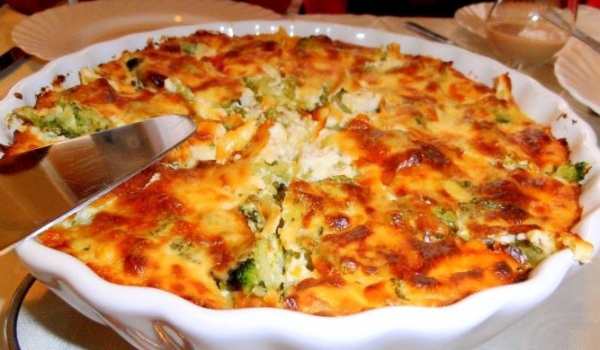 Запечени картофи с броколи