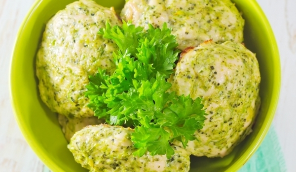 Кюфтета от броколи и извара