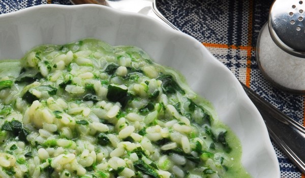 Спанак с ориз и чесън