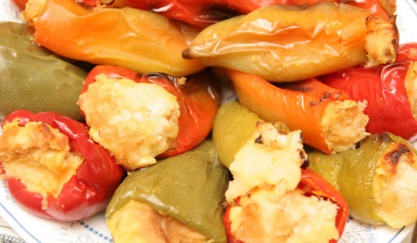 Пълнени чушки със зеленчуци