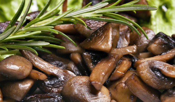 Салата мариновани гъби с розмарин