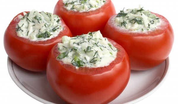 Домати пълнени със сирене и лук