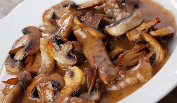 Свинско месо с гъбен сос